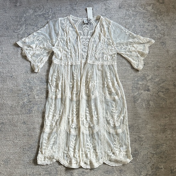 Rachel Zoe Other - Rachel Zoe Lacey boho cover up
One size
Cream color